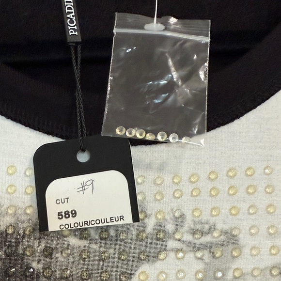 Picadilly Fashion Black and White Graphic Long Sleeve Top - Picture 3 of 6